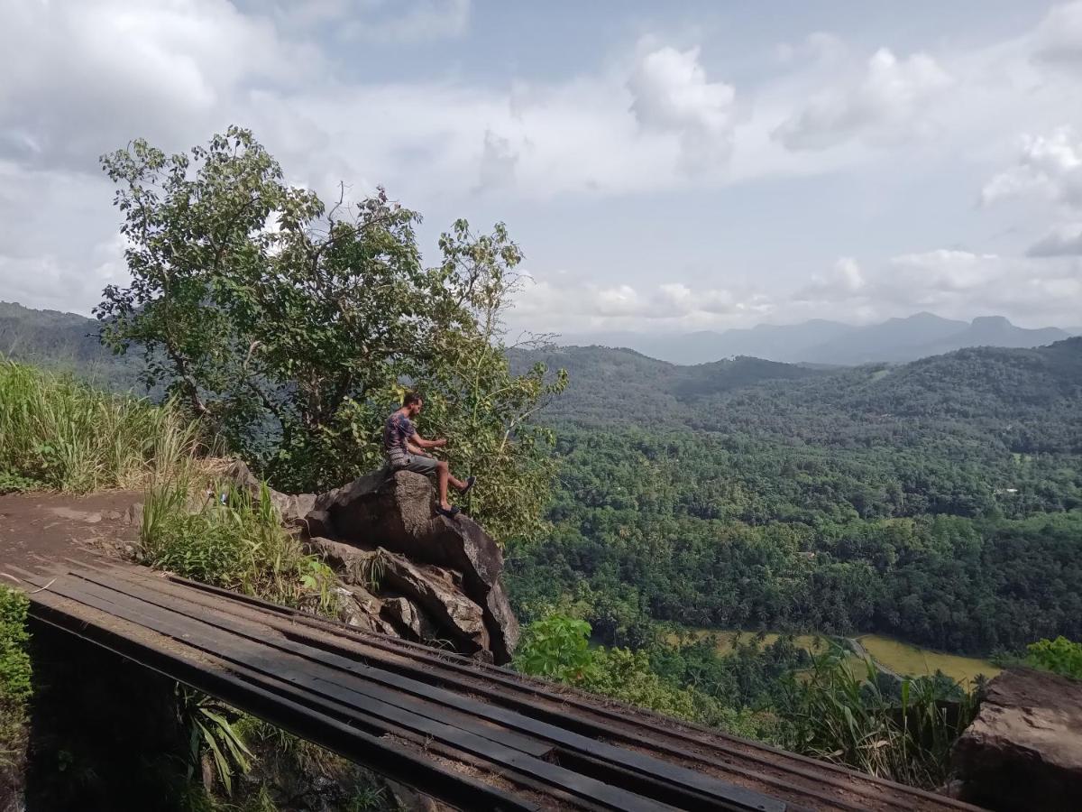 Jungle Village Homestay Pinnawala  Dış mekan fotoğraf